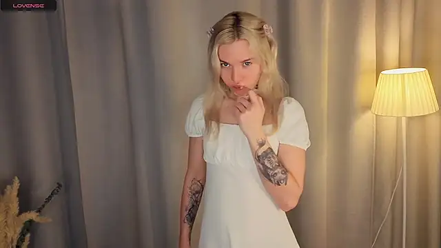 DianeHonnette online show from November 28, 7:16 pm