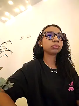 Suzanelee1 online show from October 4, 11:25 pm