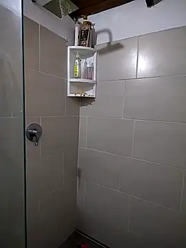 Suzanelee1 online show from November 11, 1:16 am