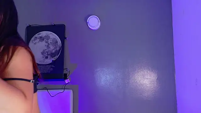 Snapshot of KeendraFox_ chatting on December 16, 11:37 am KeendraFox online show from December 16, 11:37 am