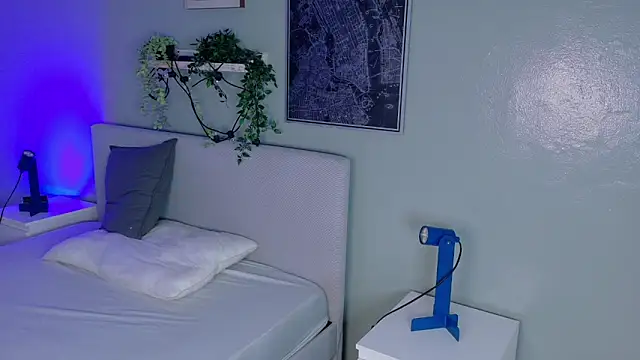 KeendraFox  online show from April 4, 11:18 am