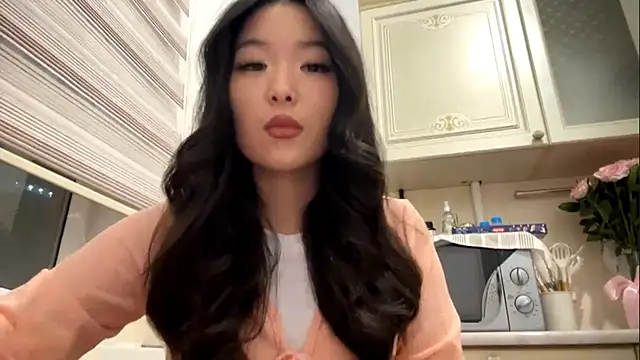 EmmaLeexth online show from April 29, 4:11 pm