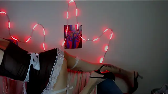 Snapshot of AlexNaughty14 chatting on September 30, 8:08 am AlexNaughty14 online show from September 30, 8:08 am