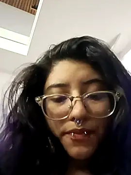 SabrinaV  online show from April 12, 3:00 am