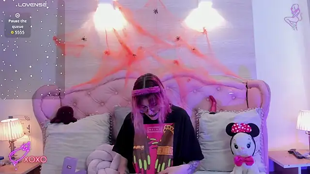 Rossiie Hunt  online show from October 24, 4:14 pm