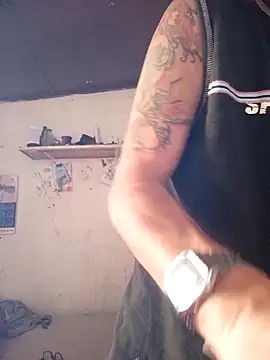 Snapshot of Lionardovssf35 chatting on December 4, 3:43 pm Lionardovssf35 online show from December 4, 3:43 pm