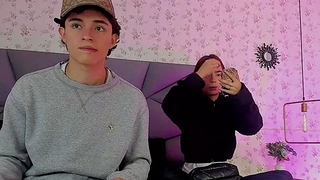 meganandtylerr19 online show from November 10, 1:32 pm