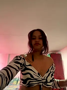 Snapshot of cata_bloom chatting on October 11, 12:47 pm cata bloom online show from October 11, 12:47 pm