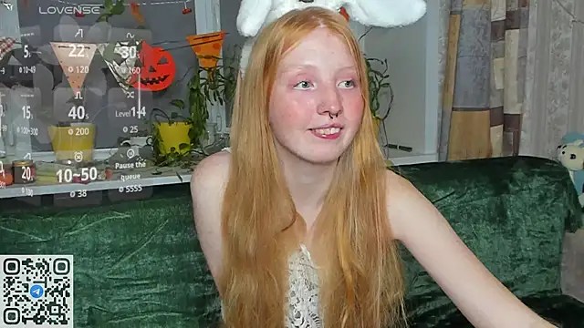 Snapshot of RitaSweety18 chatting on October 27, 7:07 pm RitaSweety18 online show from October 27, 7:07 pm