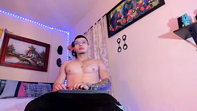 Snapshot of Matt_your_master_ chatting on September 23, 11:02 am Matt your master  online show from September 23, 11:02 am
