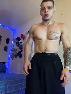 Snapshot of Matt_your_master_ chatting on October 18, 12:35 am Matt your master  online show from October 18, 12:35 am