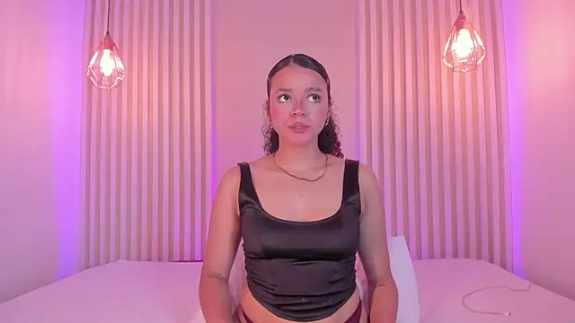 Snapshot of rossvega chatting on December 4, 8:17 pm rossvega online show from December 4, 8:17 pm