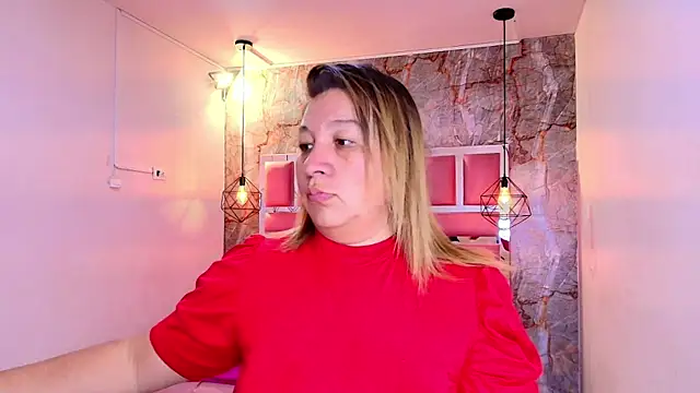 Snapshot of MaylinRosse_ chatting on April 28, 6:57 pm MaylinRosse online show from April 28, 6:57 pm