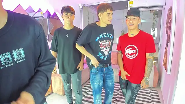 Houseofwarrios online show from November 13, 6:01 am