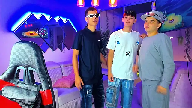 Houseofwarrios online show from April 17, 5:32 am