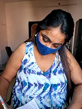 queendivya online show from June 25, 2:00 am