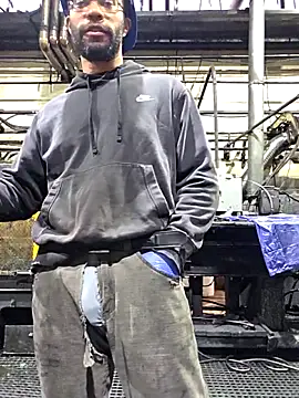 Snapshot of Justahungdad chatting on October 13, 12:05 pm Justahungdad online show from October 13, 12:05 pm