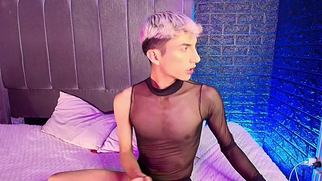 Snapshot of Erick_Velveth chatting on November 18, 4:50 am Erick Velveth online show from November 18, 4:50 am