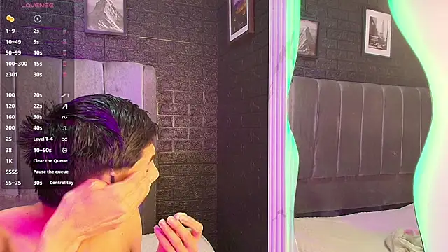 Erick Velveth online show from December 19, 6:09 am