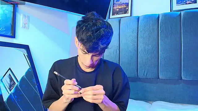 Erick Velveth online show from March 25, 5:02 am