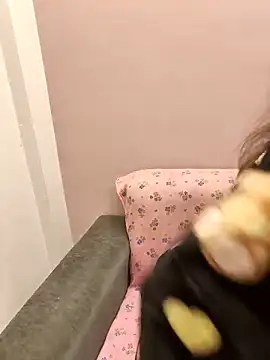 Snapshot of Sweets-jaanu chatting on December 13, 7:53 pm Sweets-jaanu online show from December 13, 7:53 pm