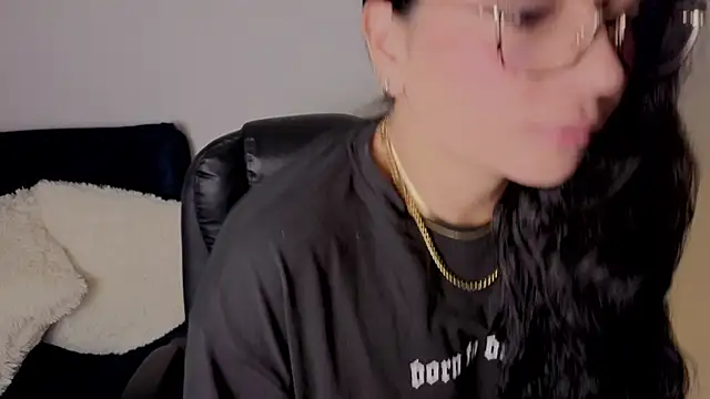 Snapshot of amyross_s1 chatting on November 16, 8:53 am amyross s1 online show from November 16, 8:53 am