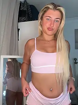 BabyBluexox online show from June 4, 9:04 am