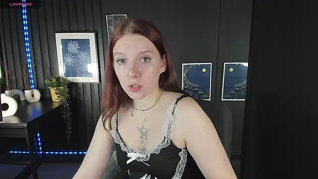 Layla Glam online show from November 1, 5:20 am