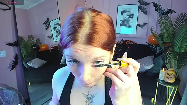 Layla Glam online show from November 3, 5:31 am