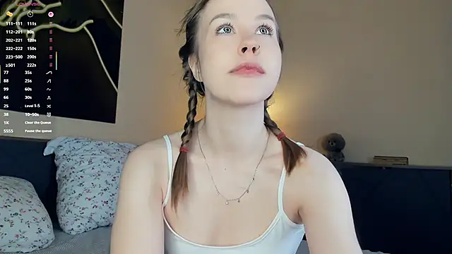 MaliaBourraine online show from December 15, 7:12 am