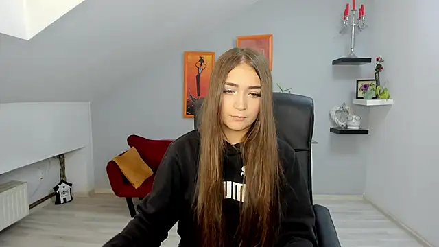Snapshot of EllaClarke chatting on October 5, 10:57 am EllaClarke online show from October 5, 10:57 am
