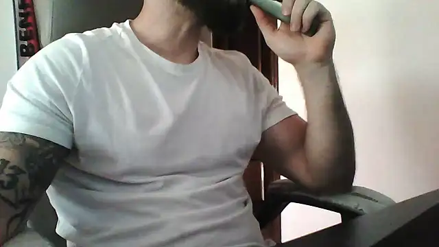 Snapshot of yourfantasy777 chatting on July 2, 6:03 pm yourfantasy777 online show from July 2, 6:03 pm