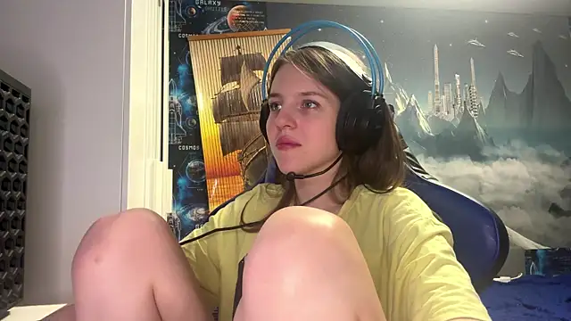 Elira Breeze online show from March 1, 4:42 pm