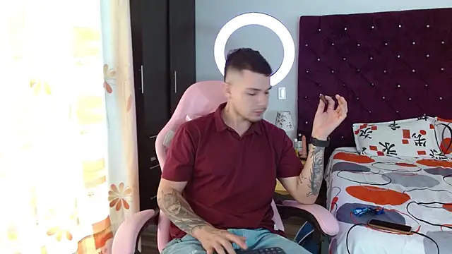 Snapshot of BooyHott_ chatting on October 30, 7:03 pm BooyHott online show from October 30, 7:03 pm