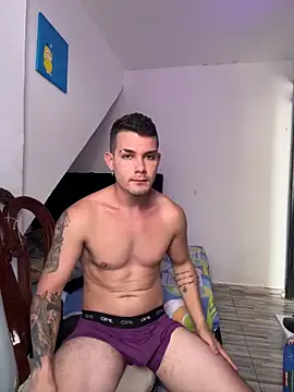 Snapshot of BooyHott_ chatting on February 8, 6:55 pm BooyHott online show from February 8, 6:55 pm