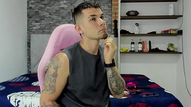 Snapshot of BooyHott_ chatting on February 25, 7:45 pm BooyHott online show from February 25, 7:45 pm