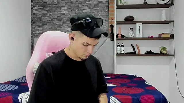 Snapshot of BooyHott_ chatting on February 26, 7:24 pm BooyHott online show from February 26, 7:24 pm