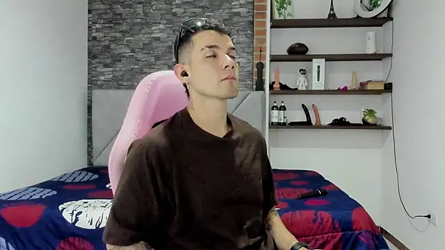 Snapshot of BooyHott_ chatting on February 27, 7:14 pm BooyHott online show from February 27, 7:14 pm