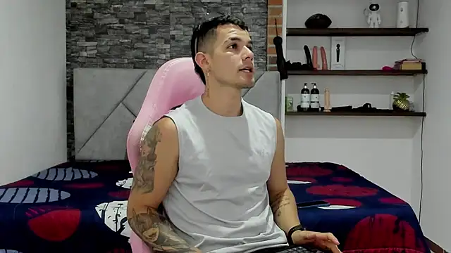 Snapshot of BooyHott_ chatting on February 28, 7:26 pm BooyHott online show from February 28, 7:26 pm