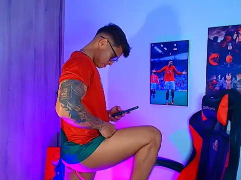 evan greey online show from October 16, 4:24 am