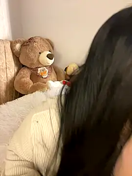 Snapshot of Mericute_ chatting on October 8, 3:37 am Mericute online show from October 8, 3:37 am