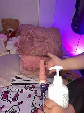 Snapshot of Mericute_ chatting on October 17, 2:37 am Mericute online show from October 17, 2:37 am