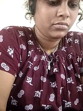 sweetqueen143 online show from November 6, 4:02 am