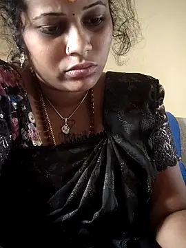 sweetqueen143 online show from November 11, 4:23 am