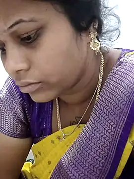 sweetqueen143 online show from February 18, 8:32 am