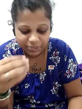 sweetqueen143 online show from March 21, 3:00 am