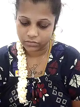 sweetqueen143 online show from April 11, 6:34 pm