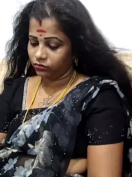 sweetqueen143 online show from April 14, 6:47 pm