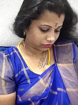 Snapshot of sweetqueen143 chatting on May 27, 7:00 pm sweetqueen143 online show from May 27, 7:00 pm