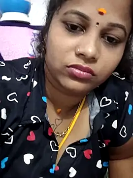 Snapshot of sweetqueen143 chatting on May 31, 6:09 pm sweetqueen143 online show from May 31, 6:09 pm